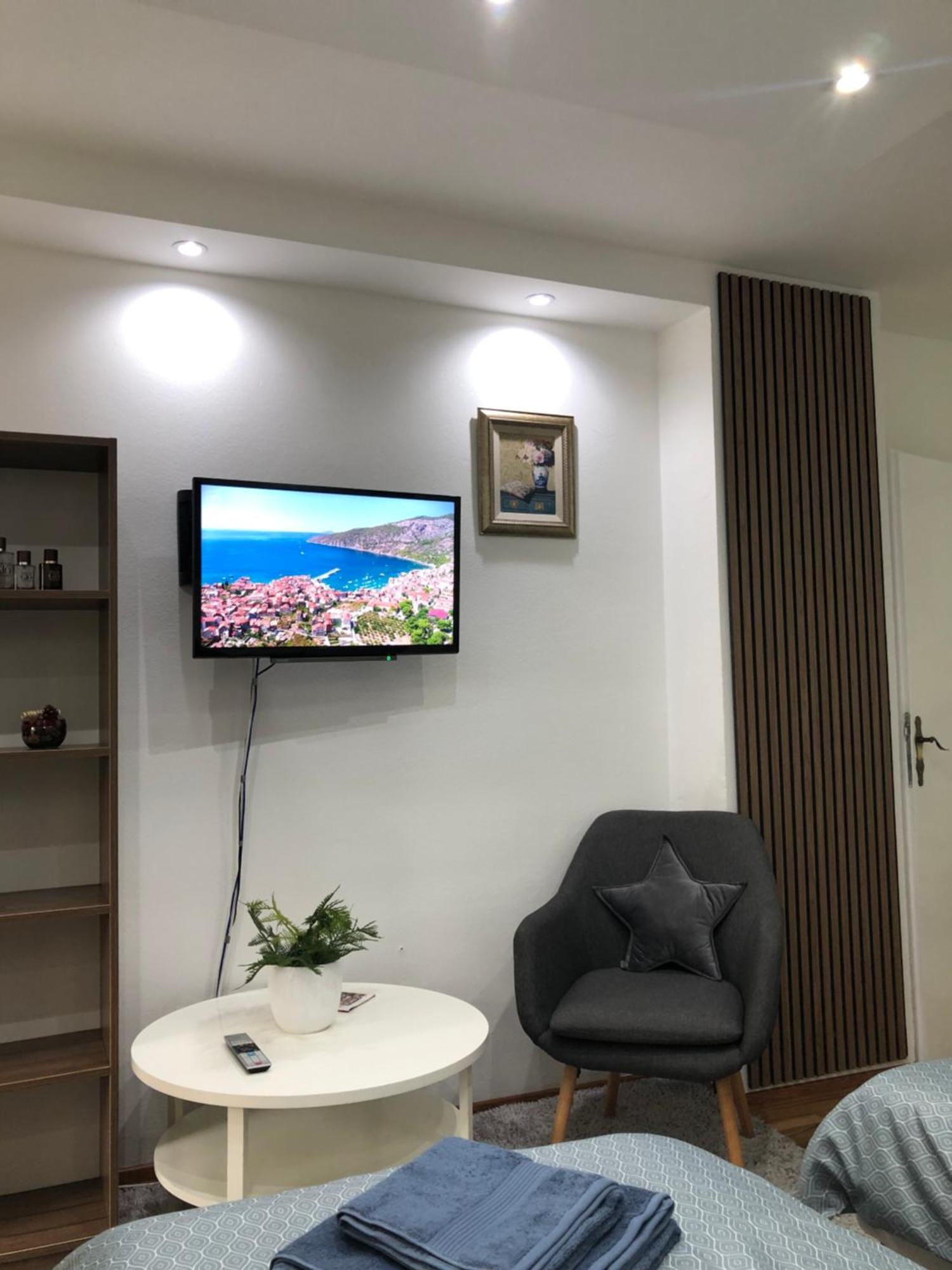 Welcome To The Apartment Mesic- Airport Сараево Екстериор снимка